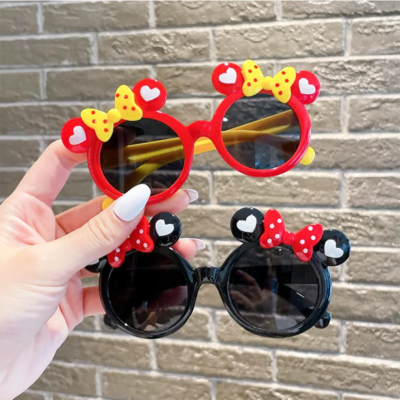 New Disney Anime Mickey Mouse occhiali da sole Kawaii Minnie Eyeglass Cartoon bambini Summer Sunshades Girl Boy Toy Gifts