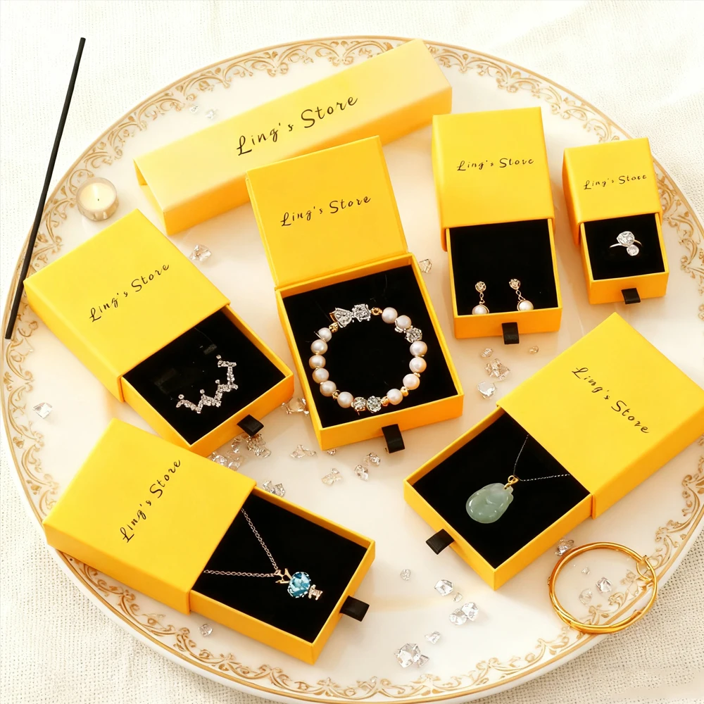 Scatole per cassetti di carta per gioielli con logo personalizzato da 50 pezzi per orecchini ad anello, bracciale, collana con ciondolo, confezione da regalo da viaggio