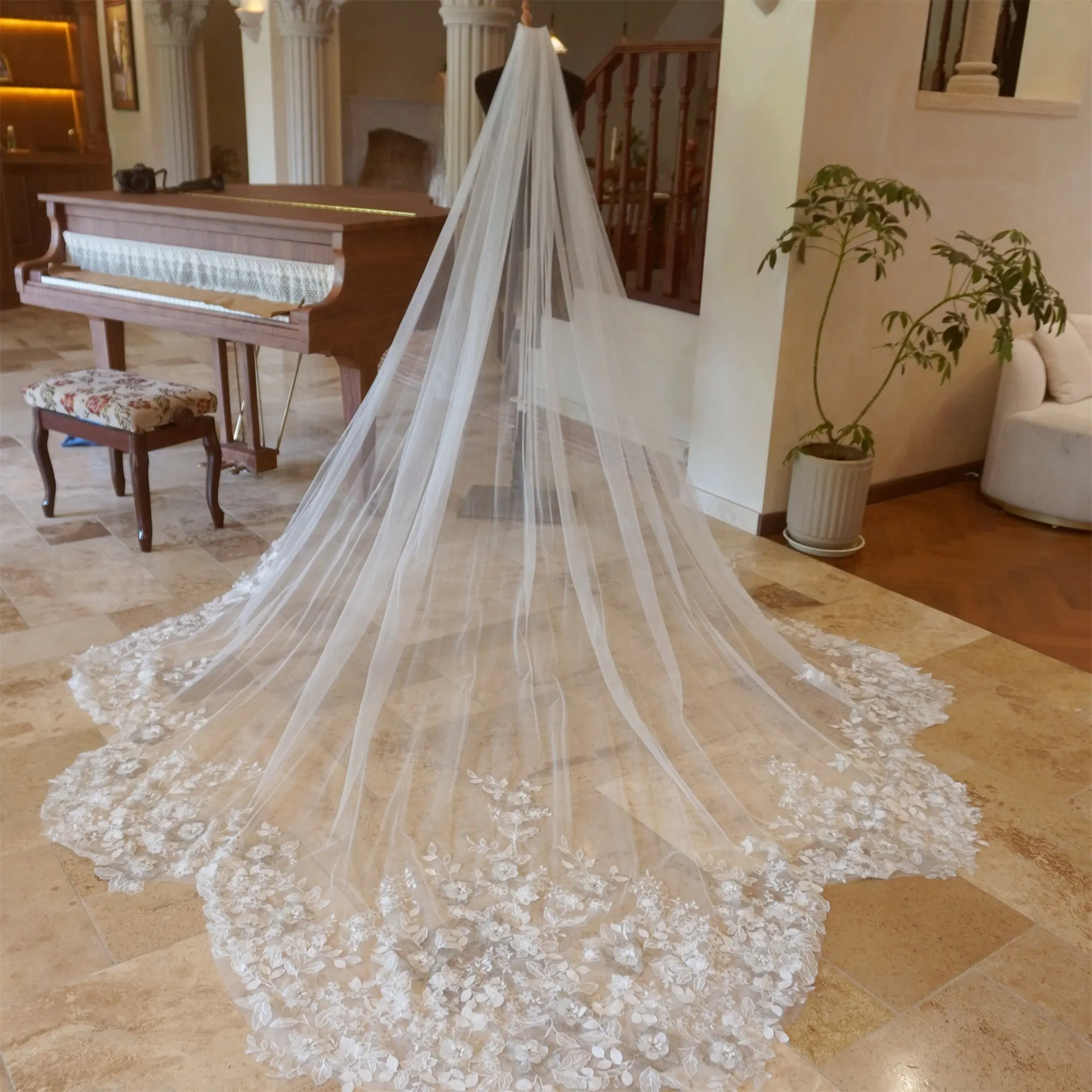 Exquisite Wedding Veils For Brides Cathedral 1 Tier Crystal Floral Lace Appliques Tulle With Comb White Ivory Customize 3M