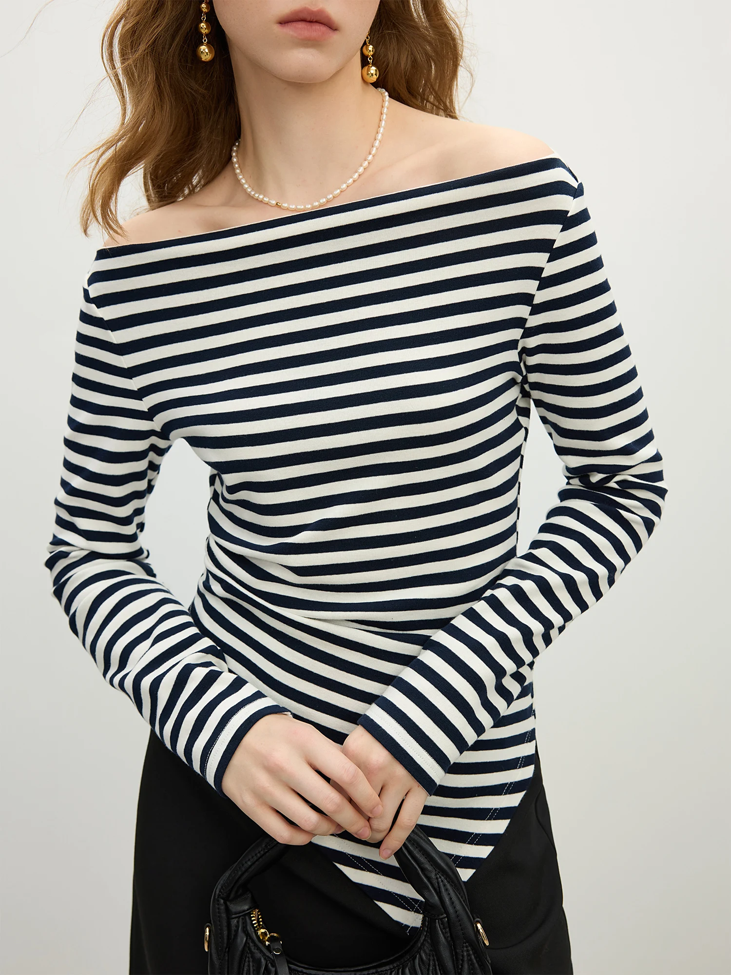 FSLE Striped Long-sleeved T-shirt for Women 2025 Spring New Design Asymmetrical Hem Balck White T-shirt Chic Top 25FS11343