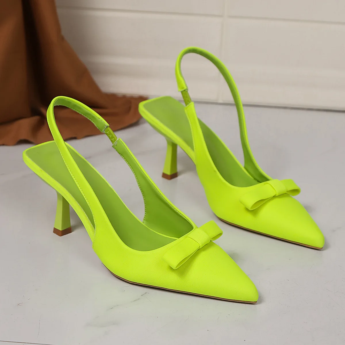 HKDQ Women's Slingbacks Pointed Toe Kitten Heel Smooth Upper Bow Detail Styld Dressy Shoes Party Footwear