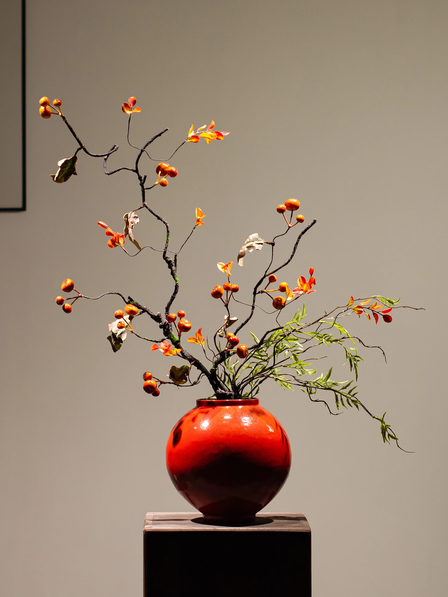 

Новая керамическая ваза в китайском стиле, красная, круглая, классическая, декоративная подставка для цветов, украшение для дома, гостиной, рабочего стола