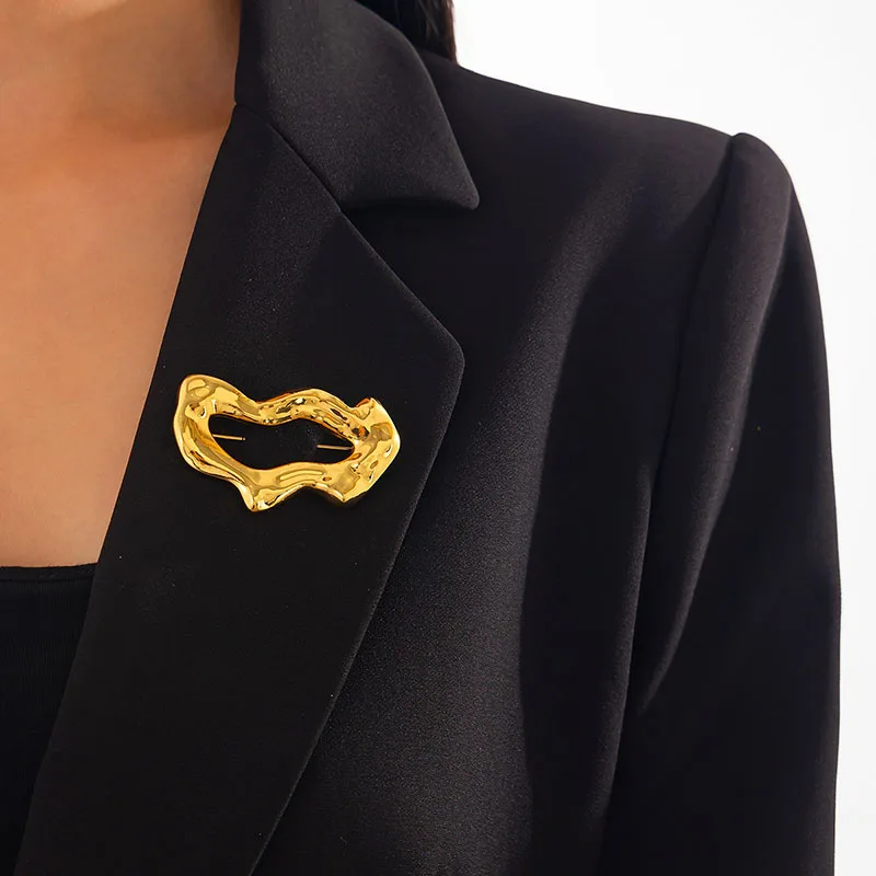Vintage Metal Glossy Gold Silver Color Brooch for Women Exquisite Unique Fashion Suit Pins Party Jewelry Gifts