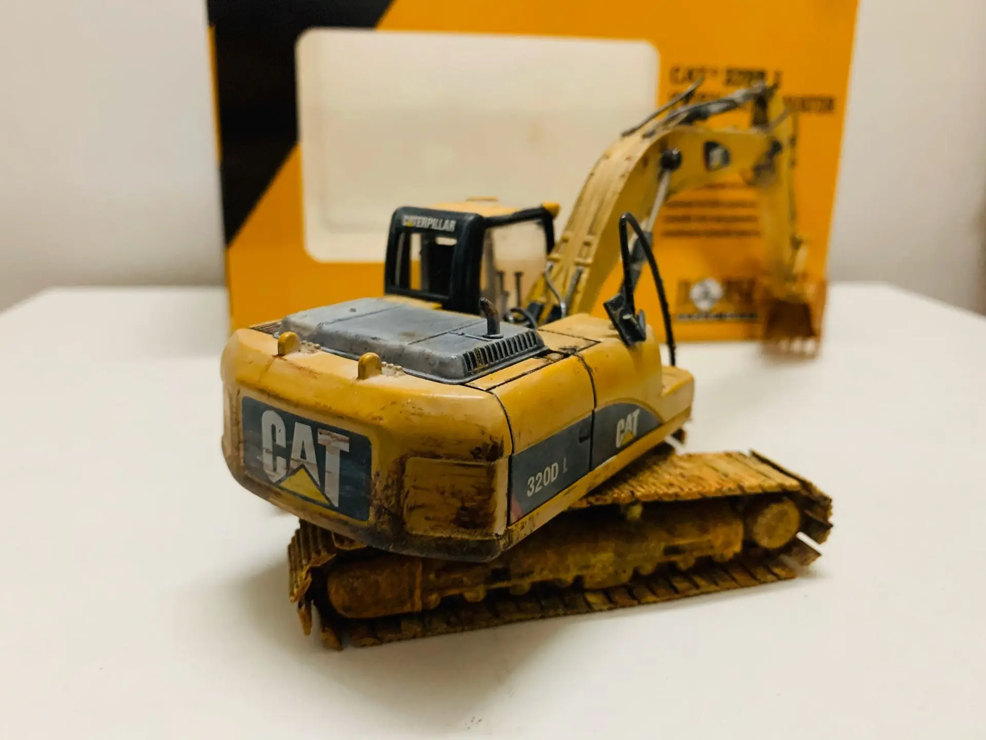 320D L Muddy Edition Hydraulic Excavator 1/50 Die-Cast Model New in Box