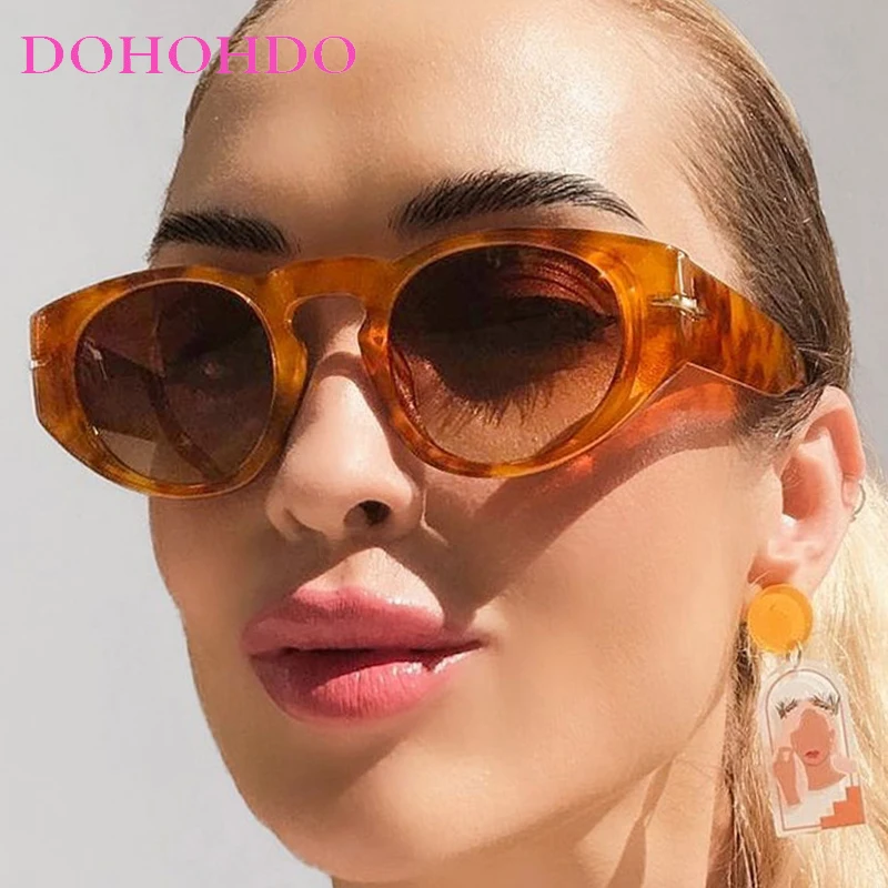 

New Small Punk Sunglasses Women Men Vintage Rivets Round Frame Sun Glasses Female Driving Shades Summer Traveling Eyewear UV400
