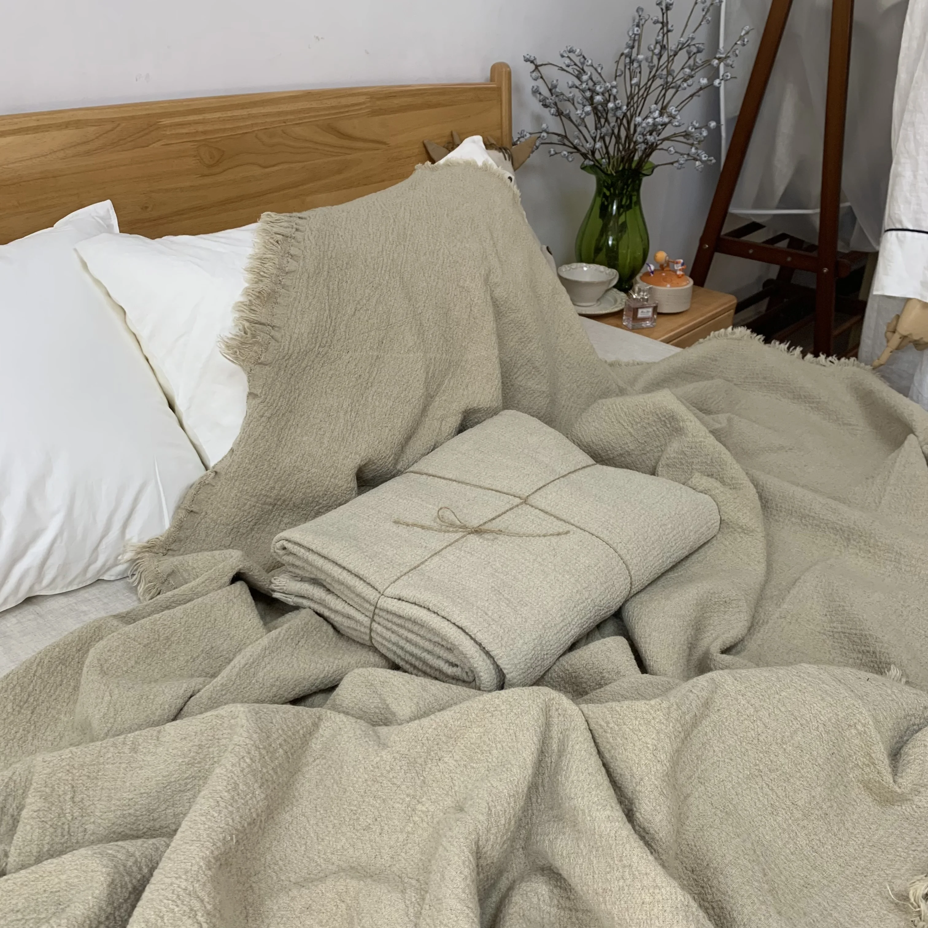 

100% Linen Throw Blanket for Adults Soft Light WeightThrow Blanket Decorative Gauze Blanket with Tassel for Bed, Sofa, Chair