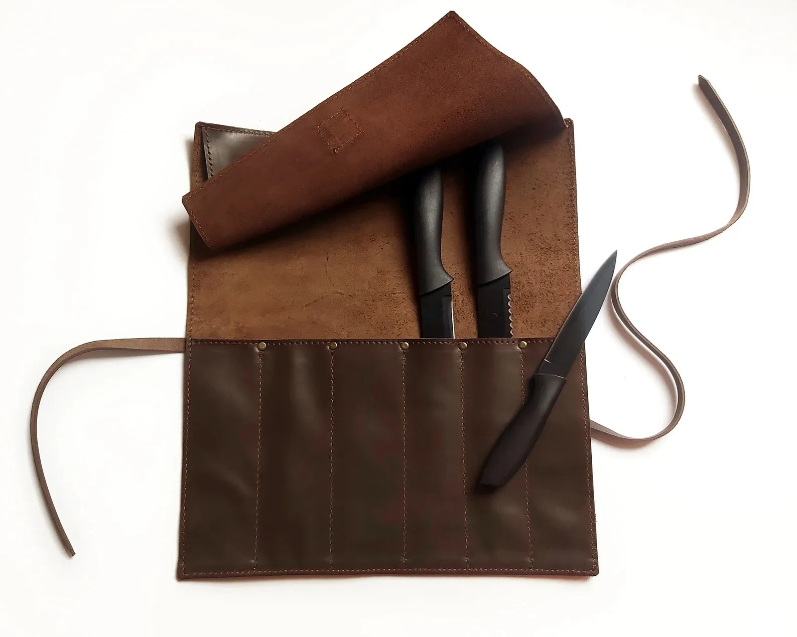 

Custom Potable Kitchen Knife Storage Bag Organizer Heavy Duty Bbq Handheld Tool Knife Bag Leather Chef Knife Roll LKR-0052