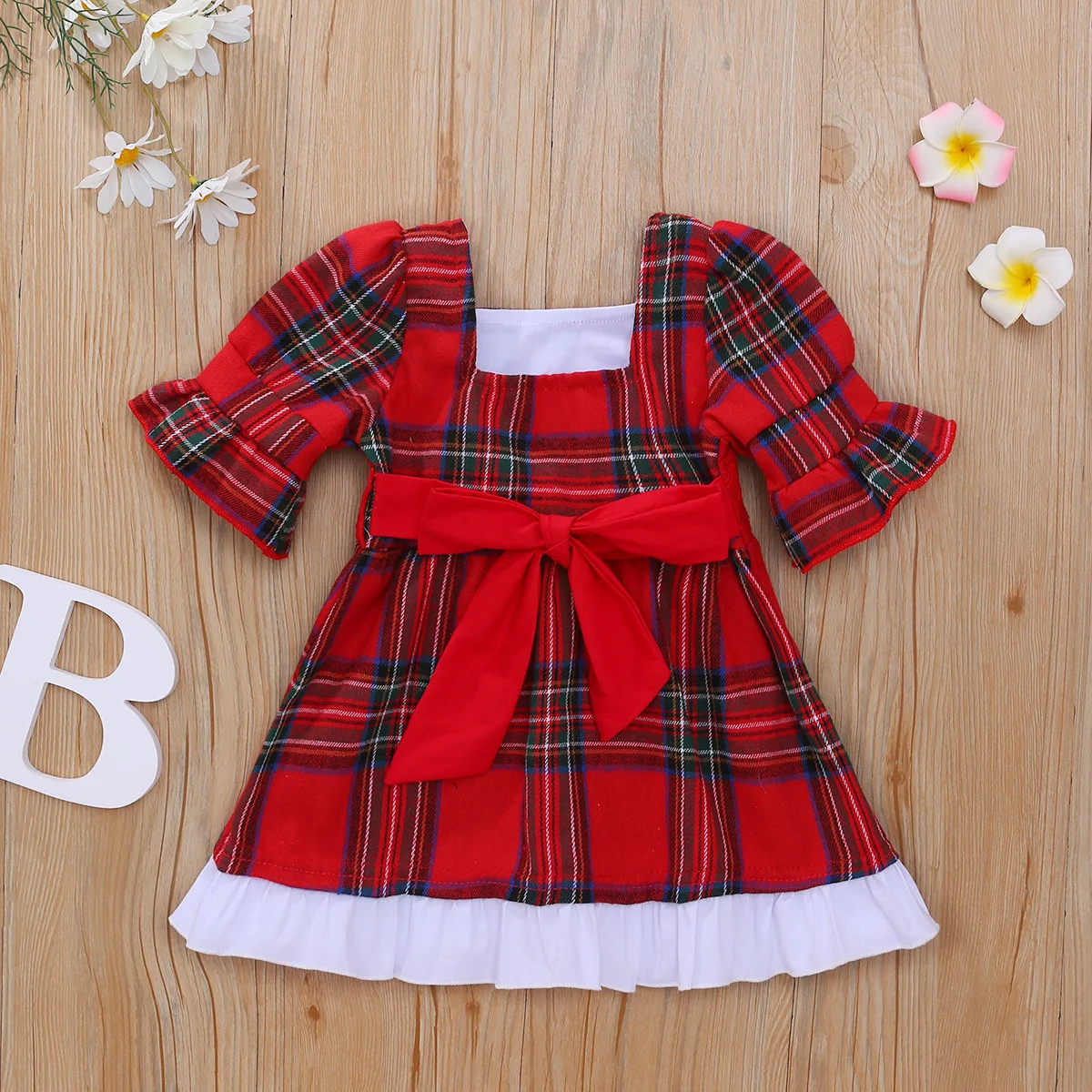 Weihnachtliches rotes kariertes Kurzarmkleid für Babys und Kleinkinder, süßes Feiertagsoutfit, Säuglingskleidung – Detail 2