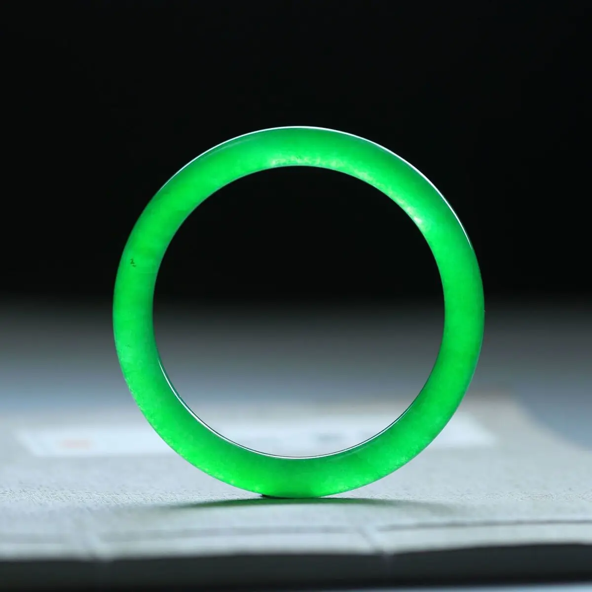 

Genuine thin round bar jadeite color Wangfu girl jade women's bracelet emperor green