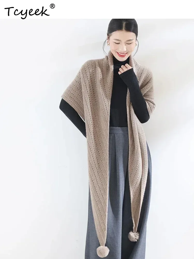 High-end Triangle Shawl Autumn Winter Women's Scarf Shawl Sweater 100% Cashmere Scarf French Style Warm Ornament Fur Ball Shawl