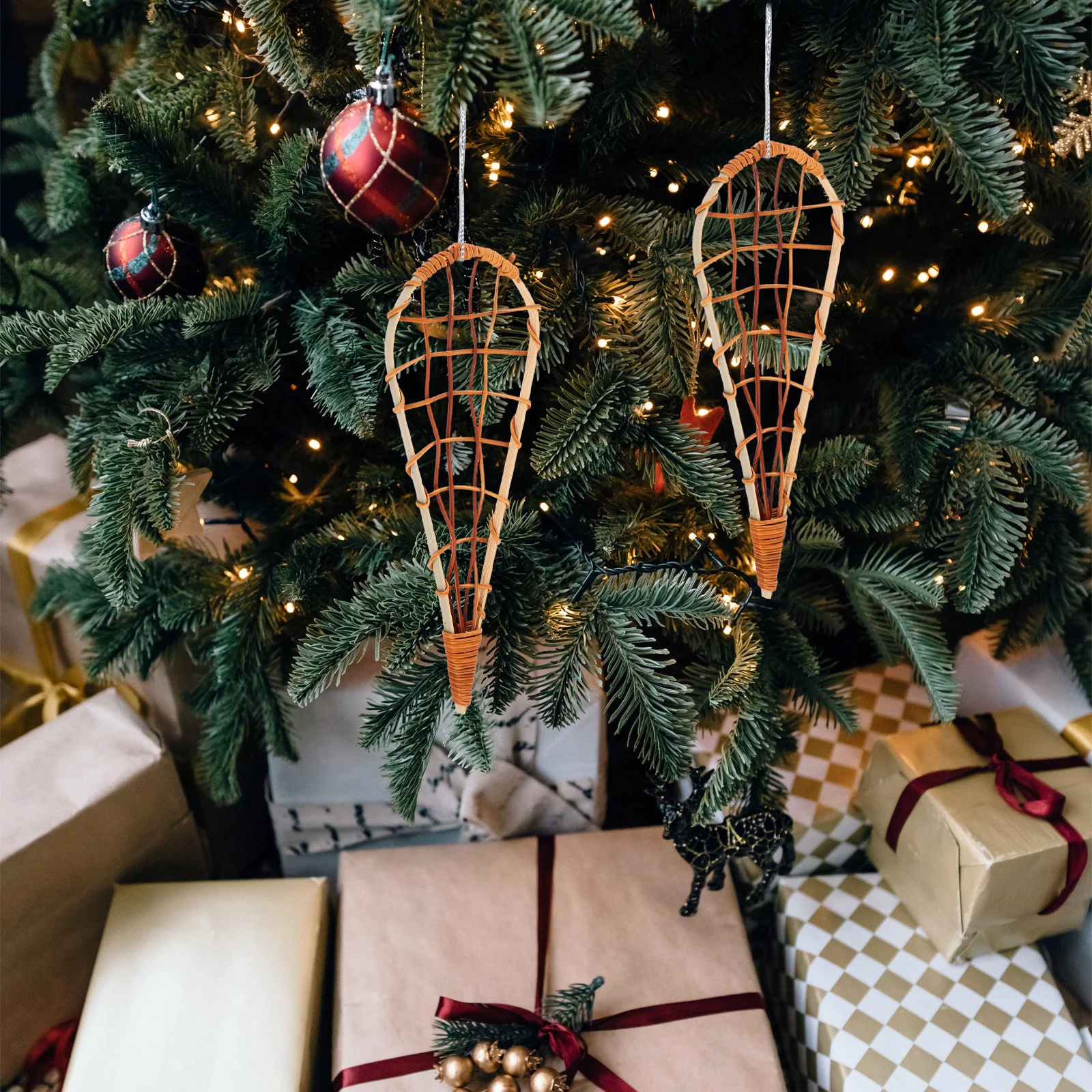 

2pcs Christmas Wall Hanging Ornaments Unique Design Xmas Tree Pendant No Tools Required Home Decor Xmas Decoration