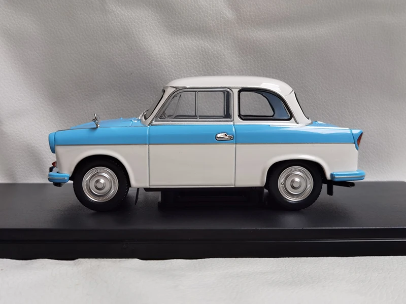 1:24 Scale Trabant P50 Car Alloy Simulation Car Model Diecast Toy Collectible Ornaments