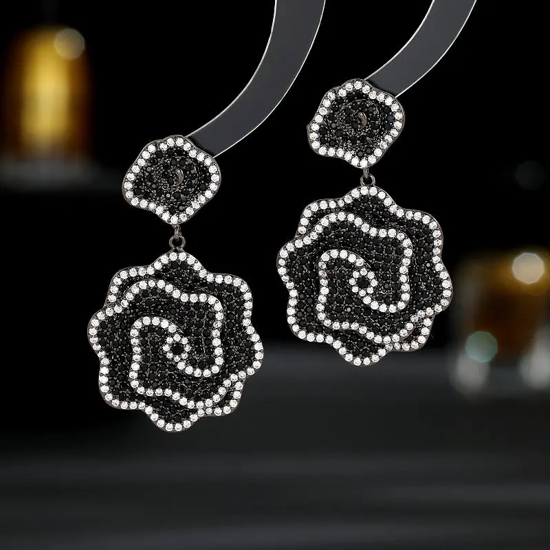 

S925 Silver Needle Light Luxury High End Earrings Design Sensory Double Tone Zircon Inlaid High End Camellia Earrings