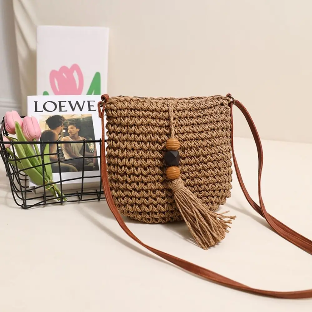 Women Beach Shoulder Purse All-Match Handbag Small Straw Crossbody Bag with Tassel Weave Clutch Bag