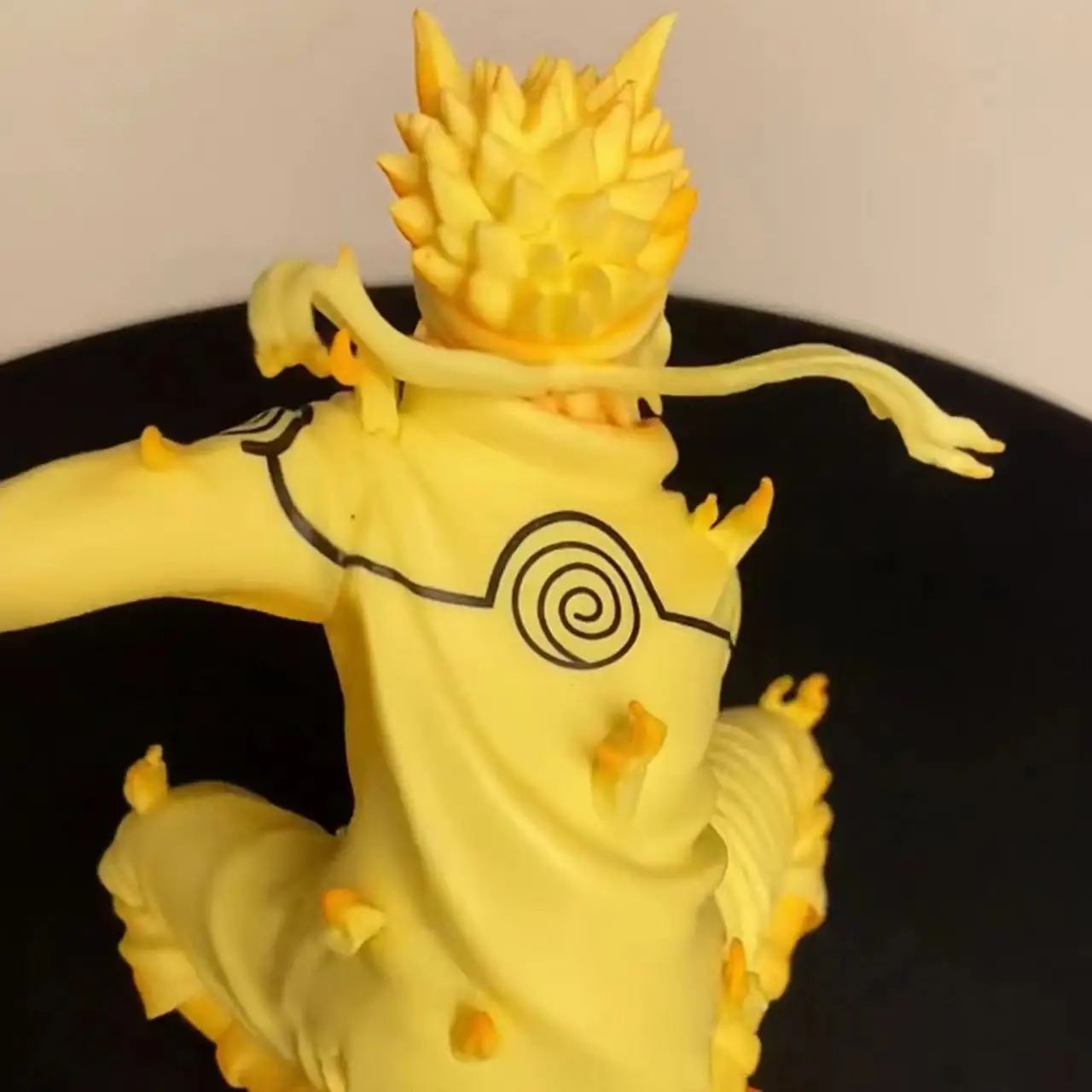 Anime Action Figure Model of Naruto, Kyuubi, Chakra Mode, Squat Pose, PVC Estátua, Coletar Ornamentos, Estatueta, Presentes de Brinquedo Infantil, 10cm