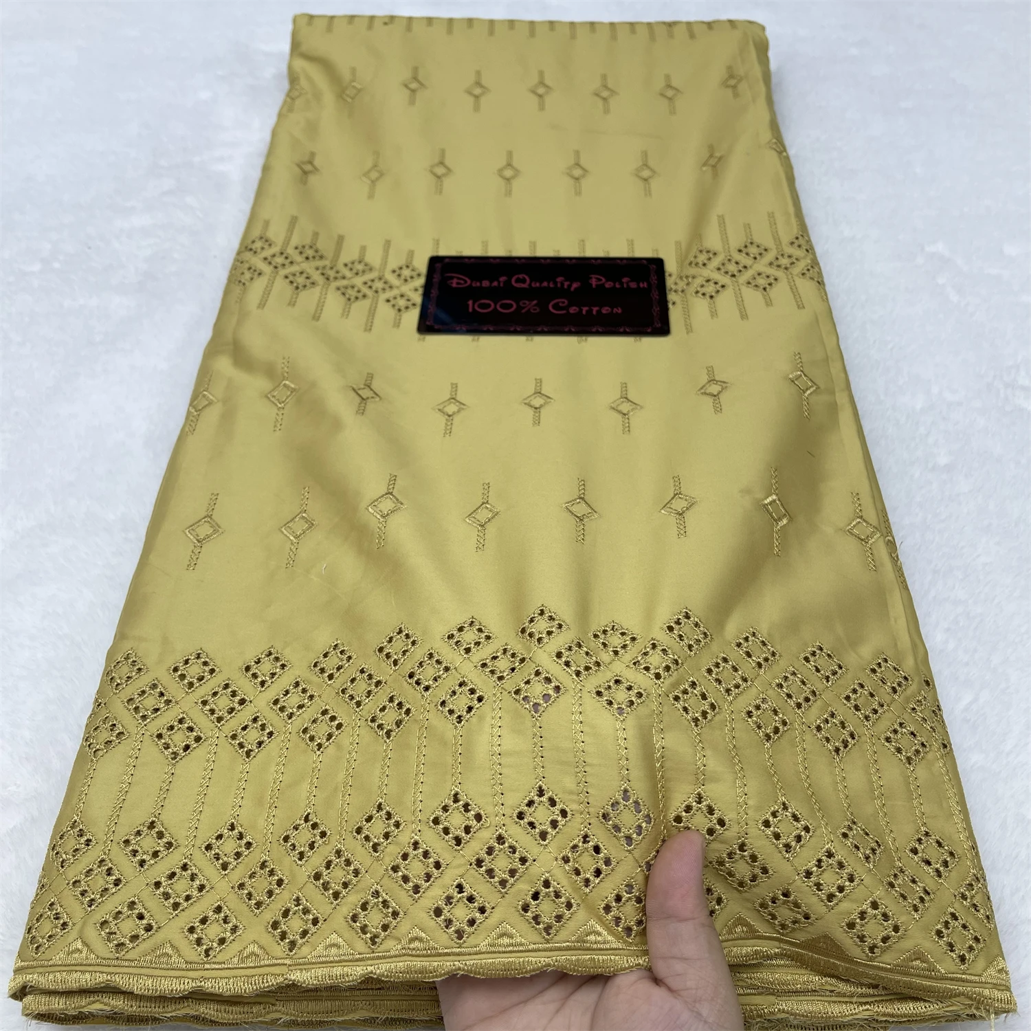 

Модный 5 ярдов Atiku Материал 100% хлопок SWISS Высочайшее качество Мягкая африканская ткань Швейцарская вуаль Хлопок Для мужчин и женщин Тканевый халат