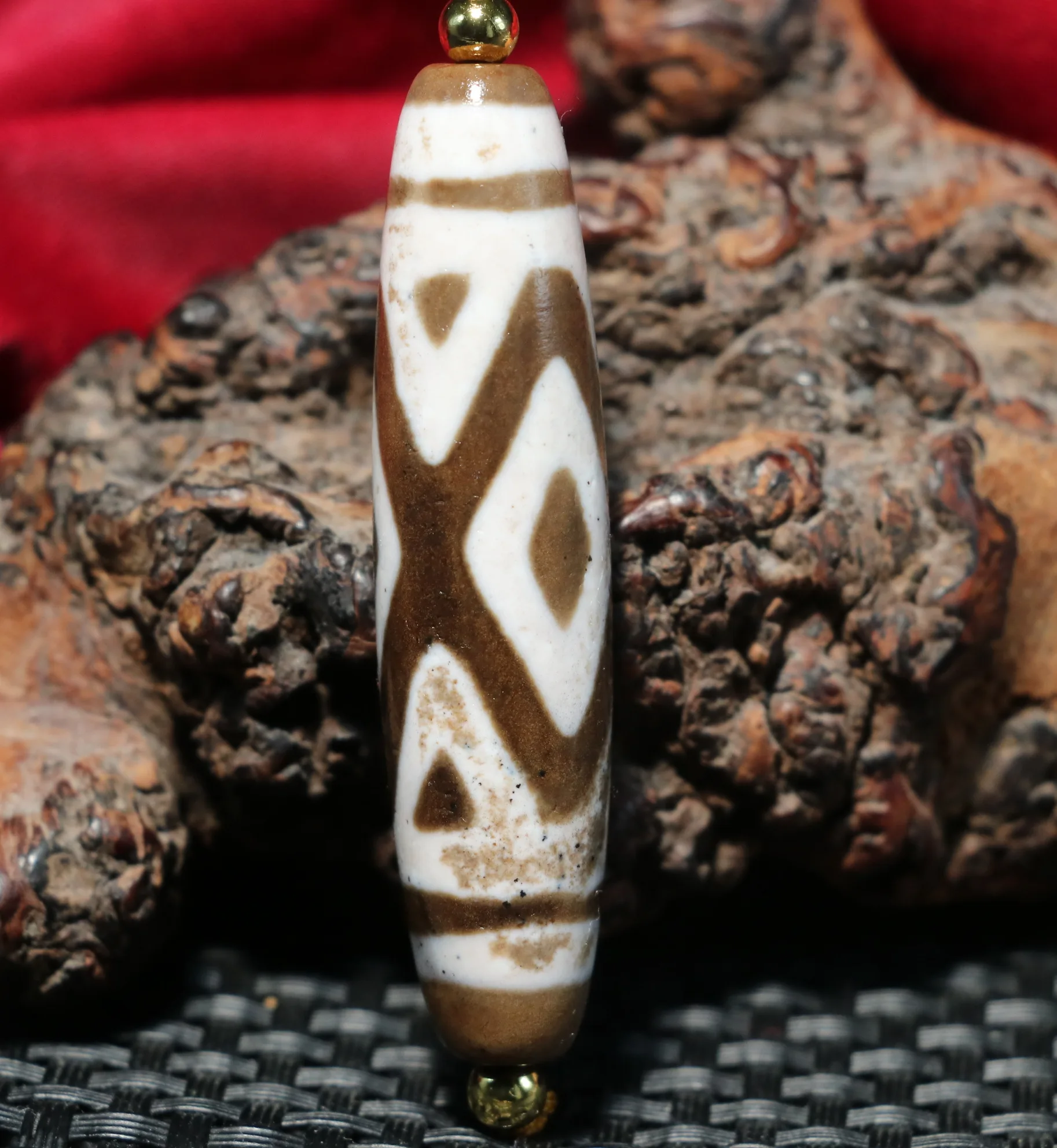 

Magic Tibetan Old Agate Old Method Oily Patina Black Cinnabar Dots Kingkong Eyed Peak dZi Bead Amulet Pendant