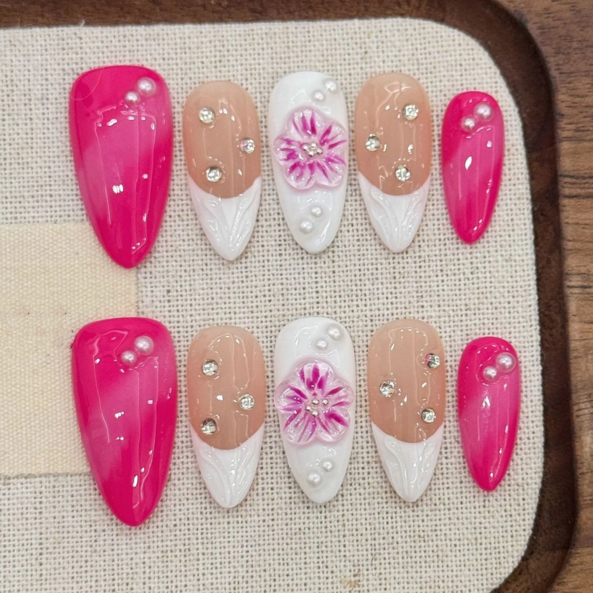 

10pcs Wearable Almond Press on Handmade Nails Art Rhinestone Rose Red Fake Nails Flower Design French False Nail Tips Manicure