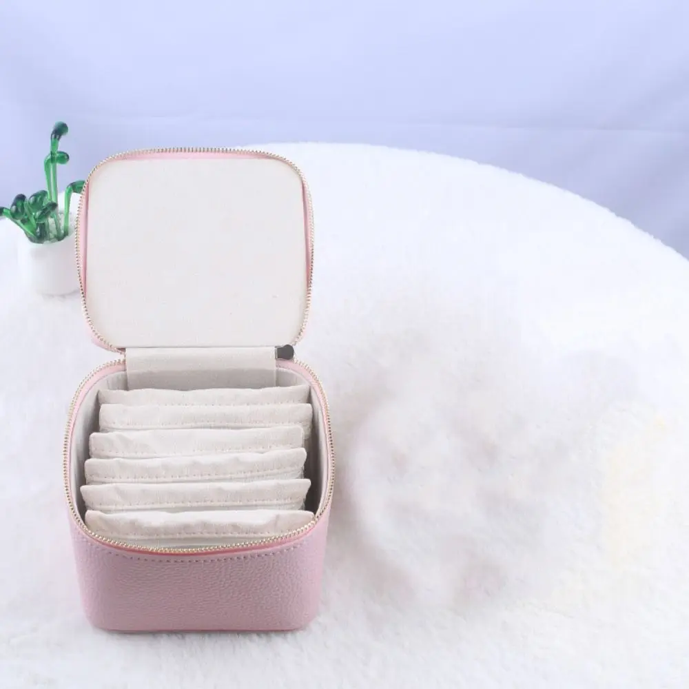 

Вместительная шкатулка для украшений с маленькими отделениями, футляр для хранения серег из искусственной кожи, карманы на молнии, многофункциональный.