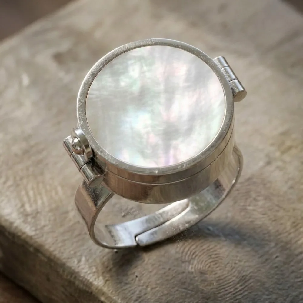 Creative Lipstick Finger Ring Stainless Steel Adjustable Lip Balm Storage Container Lightweight Multifuntional