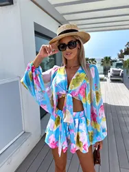 Traje de pantalones cortos de estilo playero con cuello en V profundo para mujer, mono suelto de manga farol, ropa informal de vacaciones, conjunto de dos piezas con estampado de moda