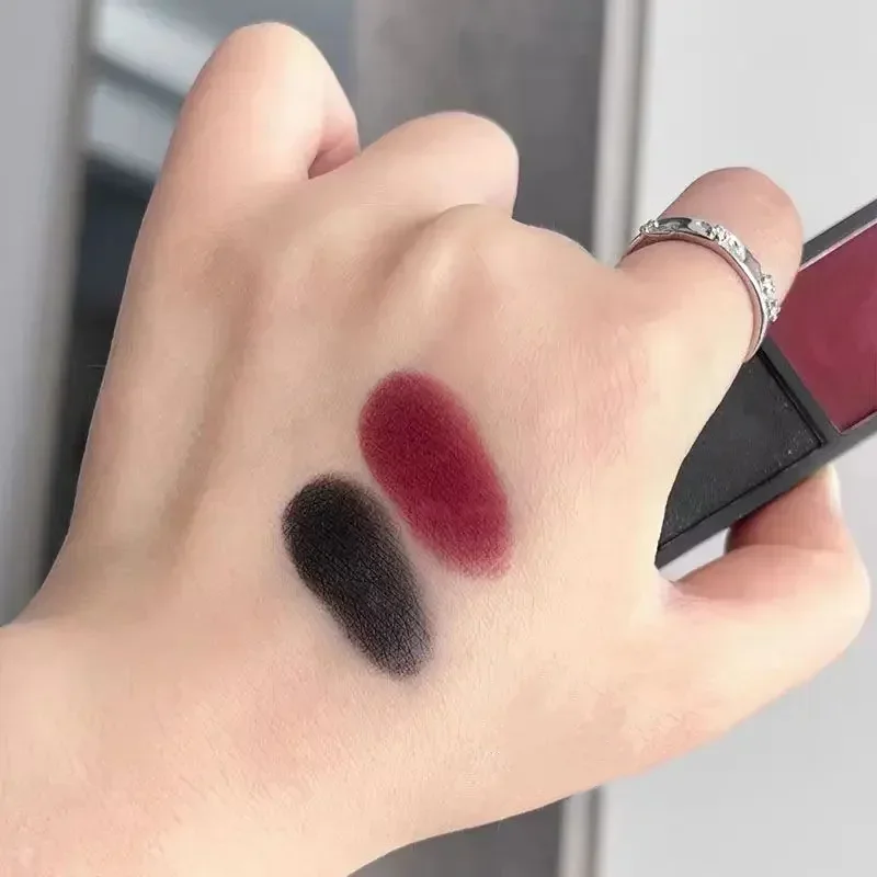 Gorący Biya 2 kolory cieni do powiek Protable czerwony czarny talerz matowy cień do powiek ciemne zadymione kosmetyki na imprezę Halloween DIY sprzedaż hurtowa