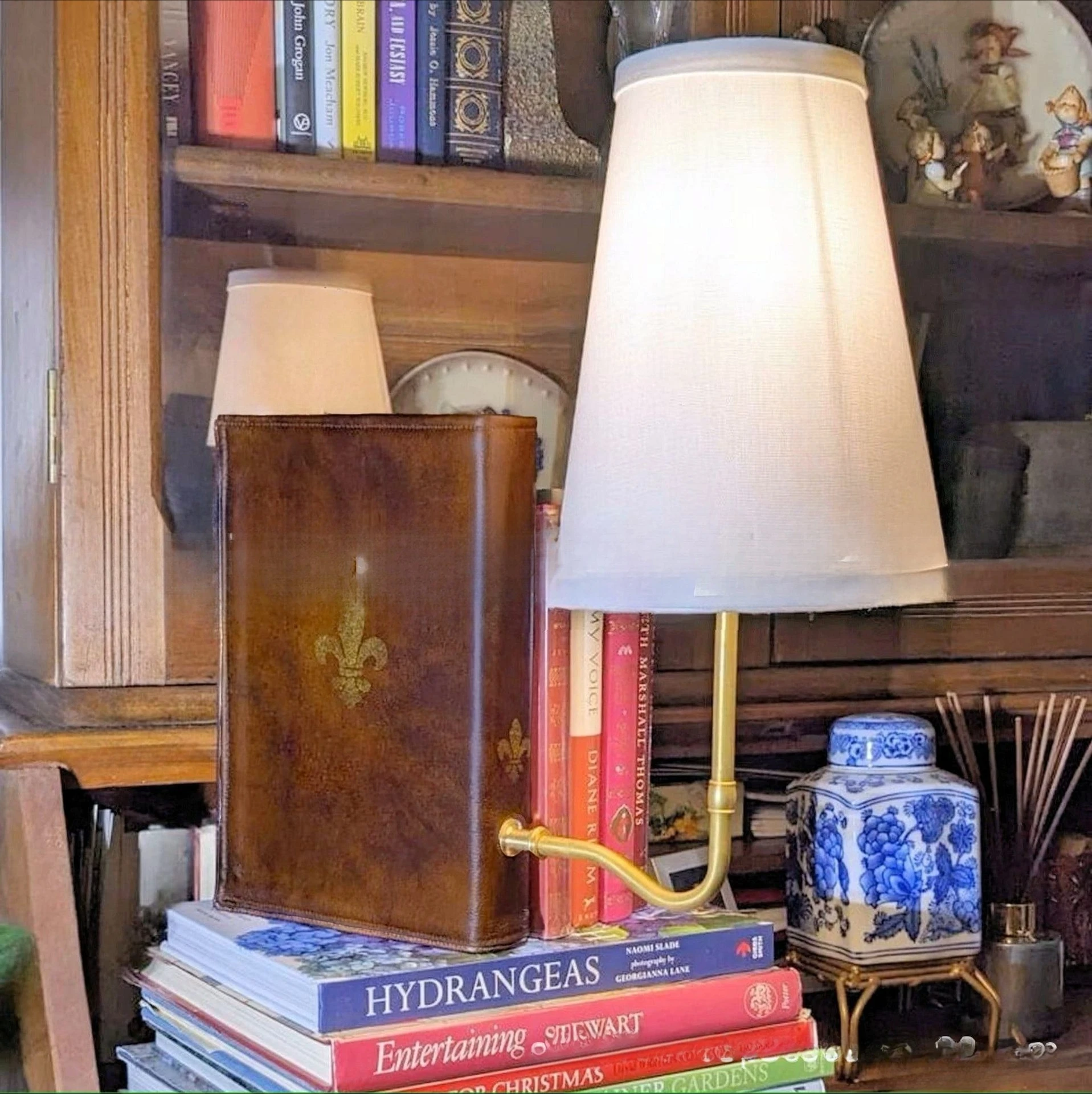 

Classic Literary Style Lamp Decoration, Art Ornament for Household Courtyard Decor