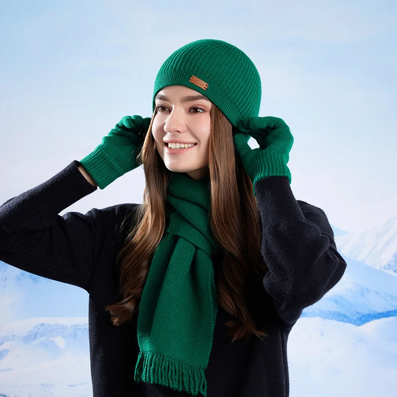 Frauen halten warme Strickmütze Set Winter winddicht weibliche Skullies Mützen dicke Hüte Skimütze mit Quastenschal und Handschuhen