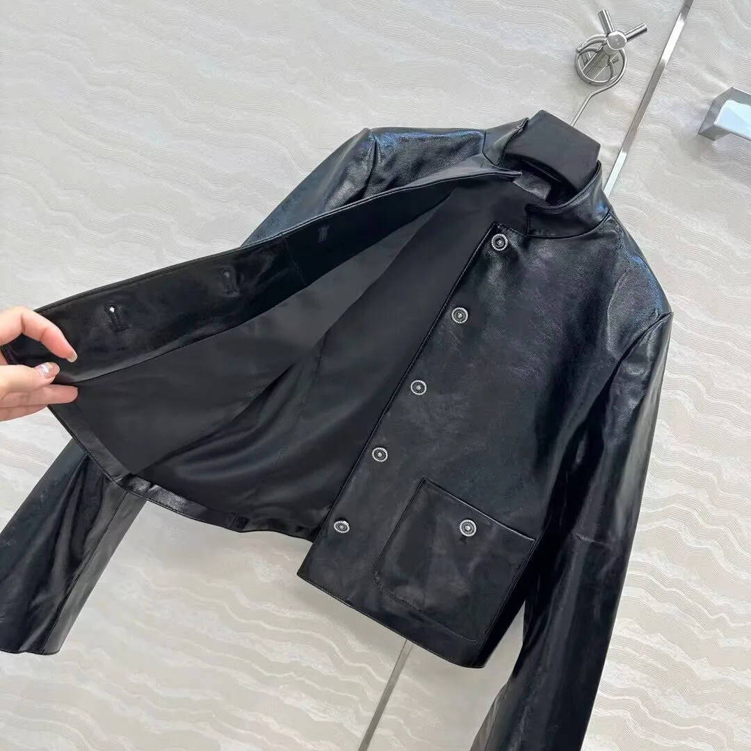 Cappotto nero vintage in pelle di pecora 100% da donna colletto alla coreana manica lunga bottoni in metallo tasche elegante giacca carina dal design corto