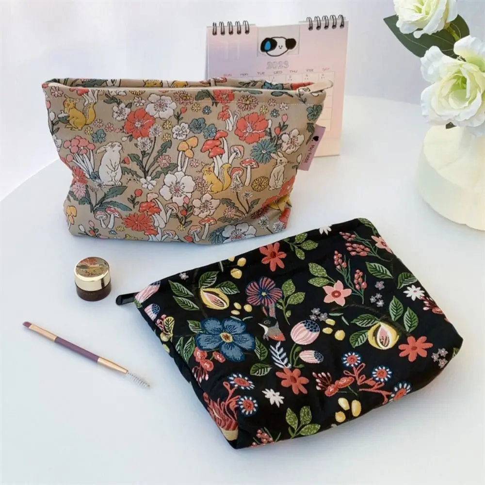 Canvas Embroidered Cosmetic Bag Large Capacity Clutch Zipper Jacquard Storage Bag Portable Korean Style Makeup Bag Outdoor