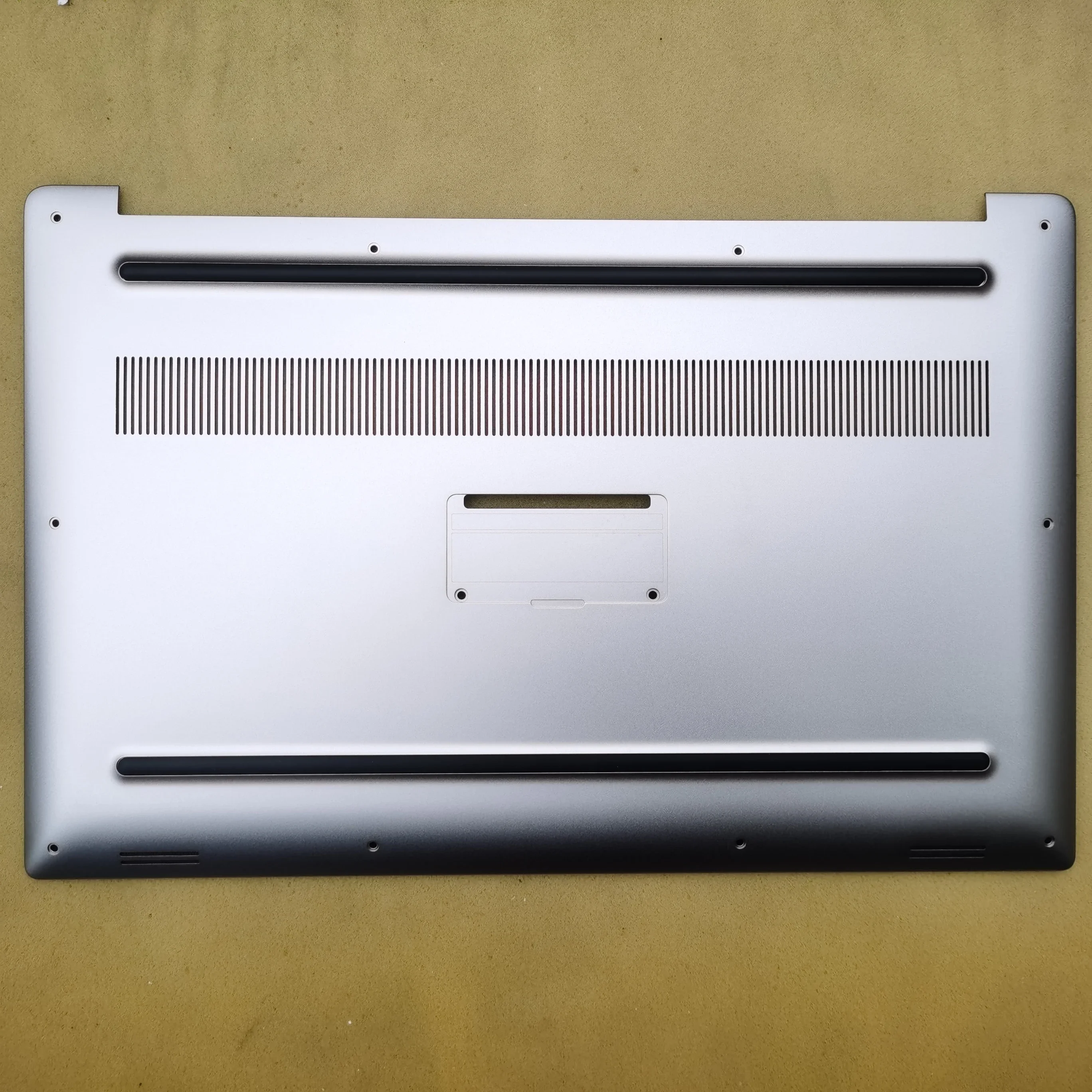 

Новый металлический нижний чехол для ноутбука Dell XPS 15 9550 9560 M5510 M5520 0YHD18