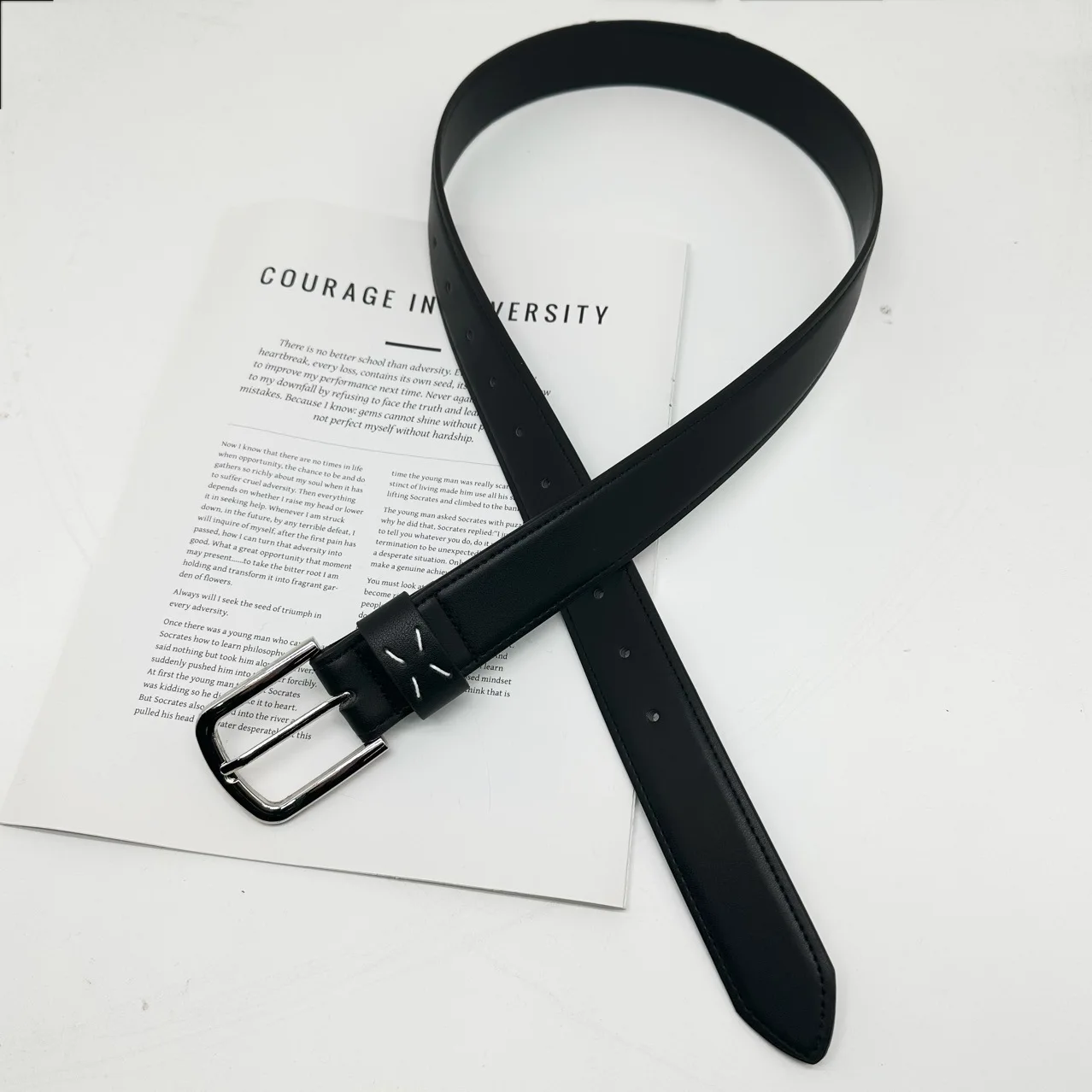 Una cintura per donna e uomo, semplice e versatile, fibbia ad ago nera per studenti, decorazione personalizzata, cintura per donna