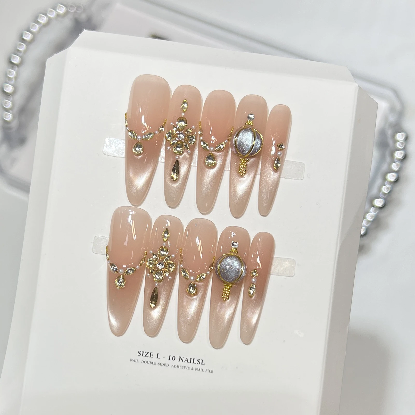 10 Uñas Postizas Hechas a Mano para Año Nuevo, con Diseño 3D de Nudo Chino y Linterna, Decoración de Diamantes Champagne, Uñas a Presión con Efecto Ojo de Gato Brillante