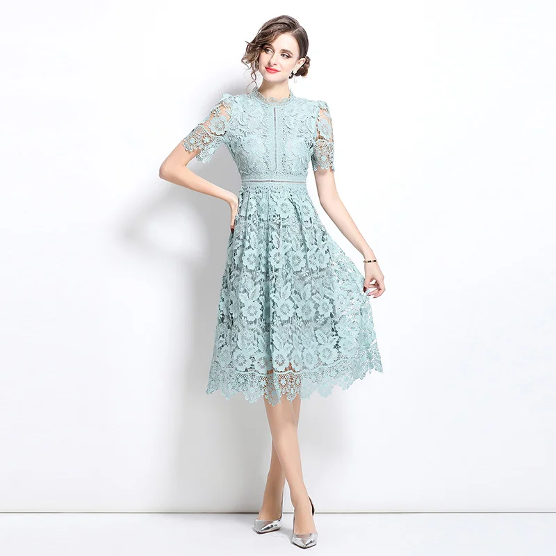 Nischenkleid im französischen Stil, wasserlösliches Spitzenkleid 2025, Damen-Sommer-Retro-elegantes Temperament, hohle Stickerei, mittellanges Kleid