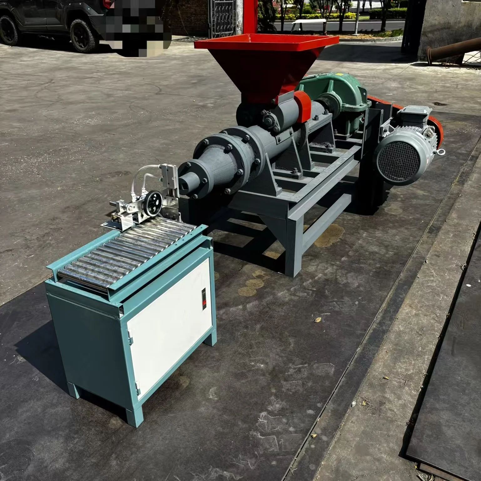 آلة ضغط الفحم على شكل أعواد، ماكينة تشكيل قوالب الفحم بالضغط اللولبي