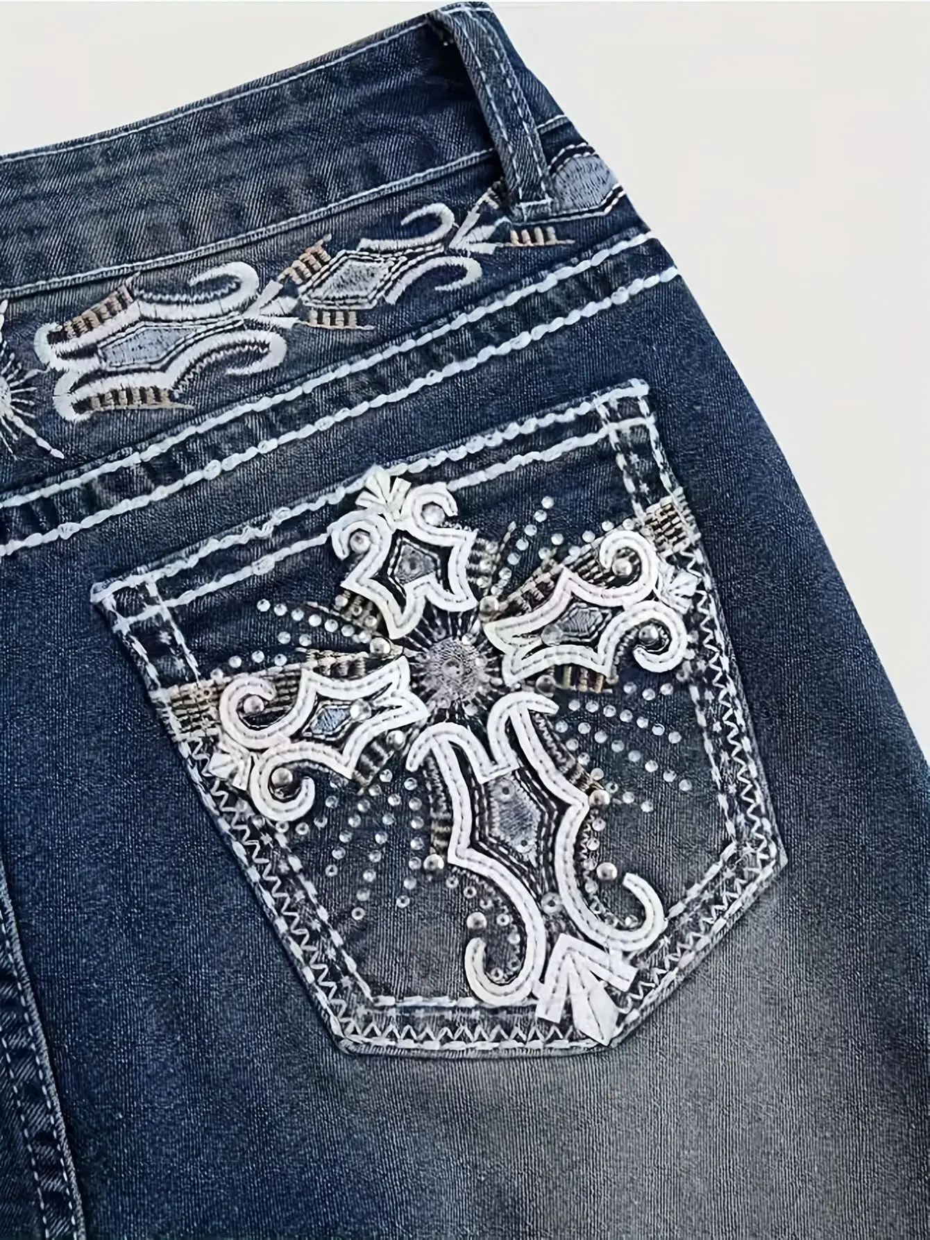 Meistverkaufte Mid-Rise Jeans  – Embroidery Effect Bewertung und Preis