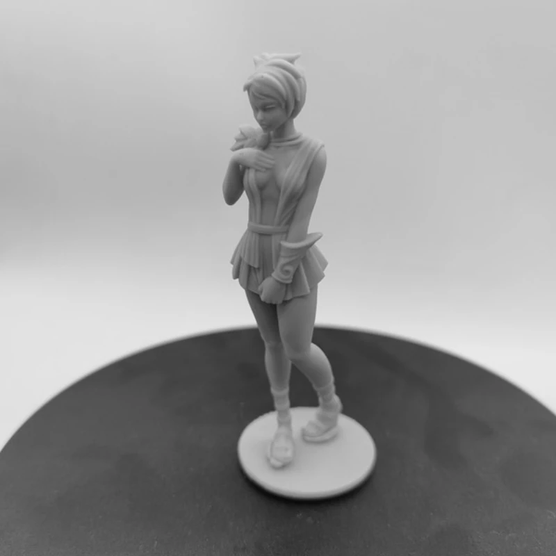 

1/24 Scale Resin Figure Assemble Model Kit Mini Skirt Girl Unassembled Unpainted 3D printing toy