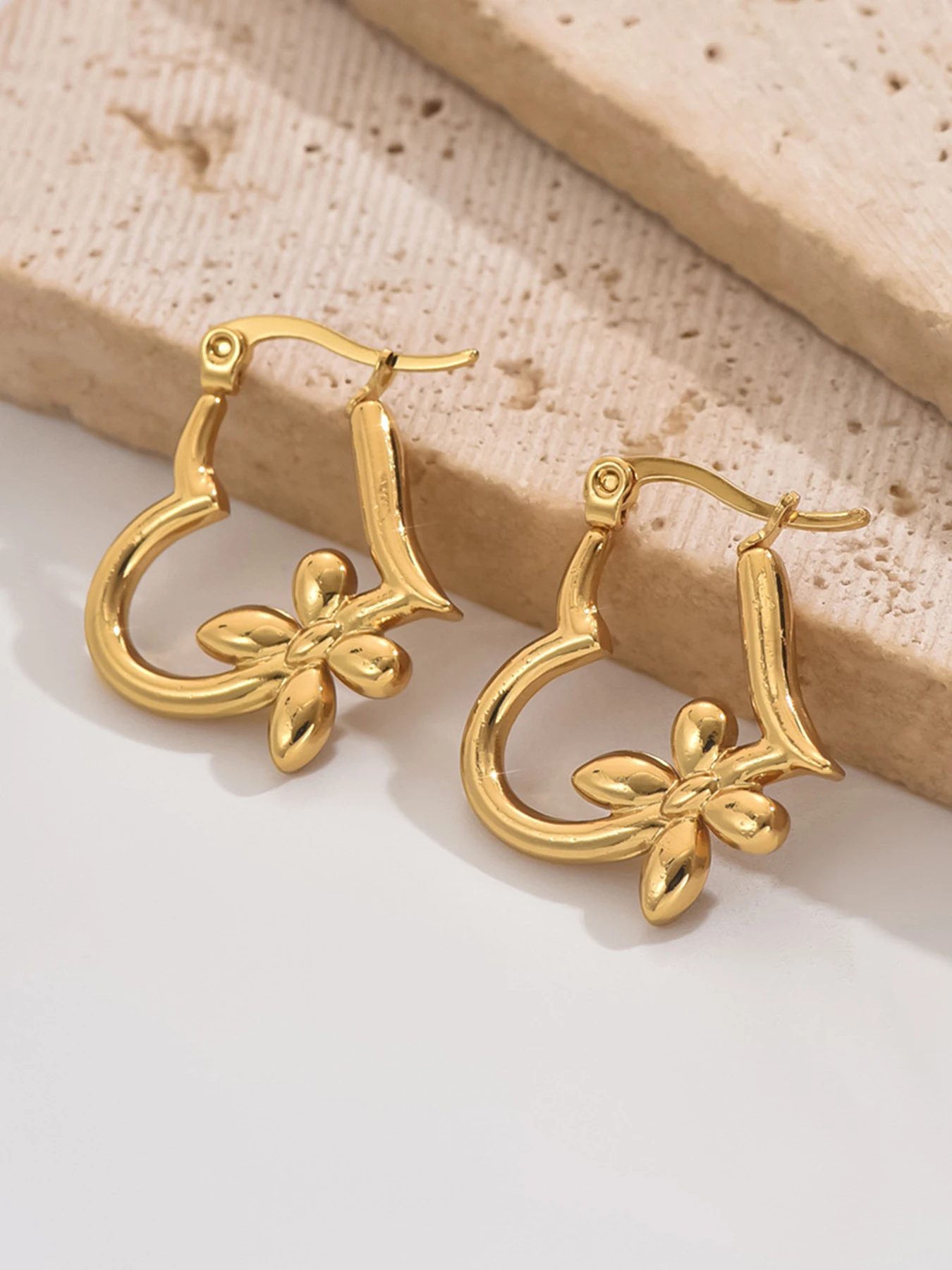 

French Luxe Vintage Butterfly Heart Stainless Steel Stud Earrings, Minimalist Line Design, Titanium Steel, All Seasons, Sexy Sty