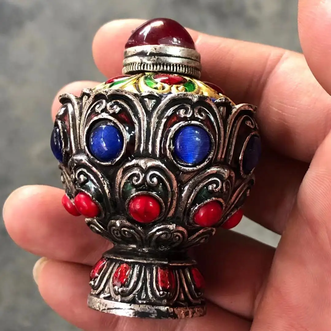 

Ethnic handicrafts wholesale snuff bottle, copper Tibetan-style antique old goods, Tibetan antique miscellaneous