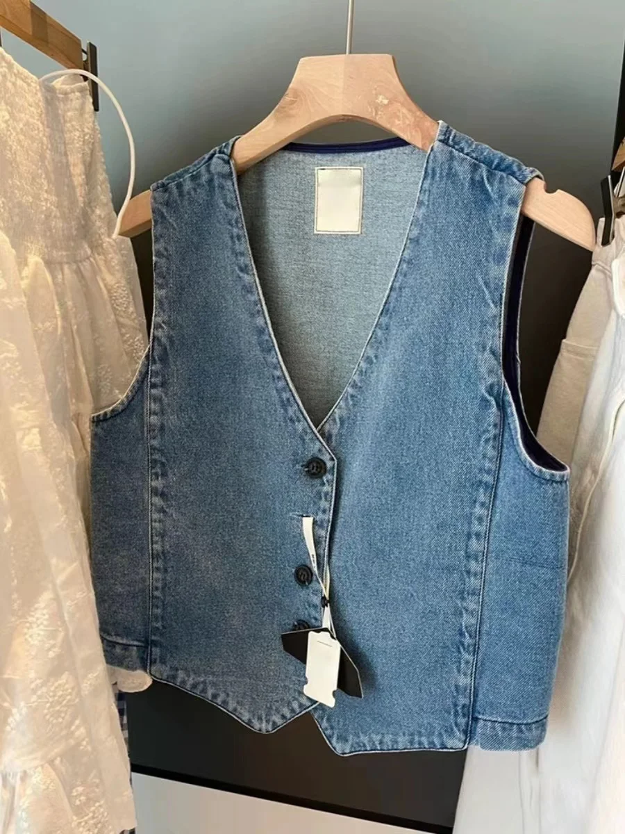 

French fashion senior sense of waistcoat denim vest female summer fashion simple with V-neck clip back heart tide