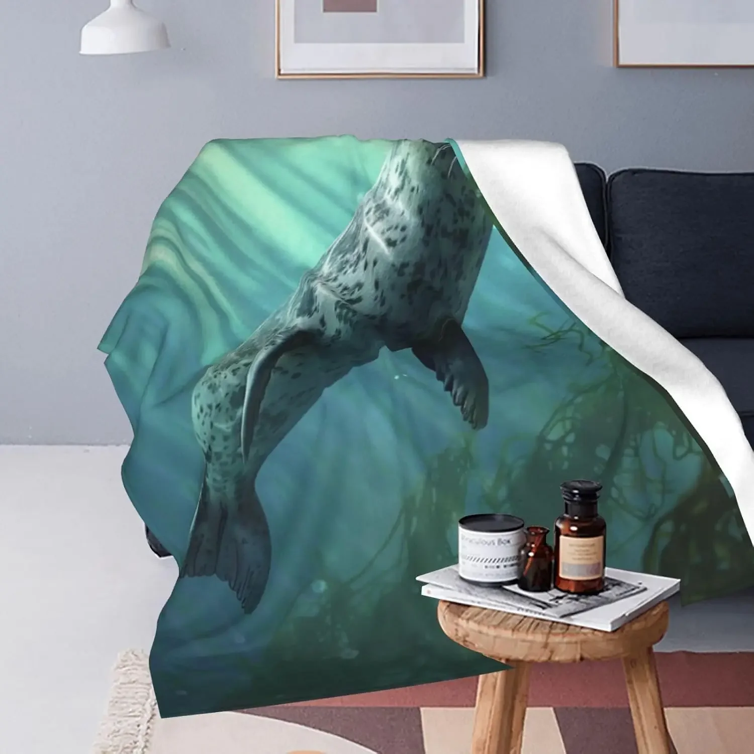 Realistic Underwater Seal Flannel Throw Blanket Ocean Sea Life Print Soft Lightweight Fabric Soft Blankets for Sofa Living Room