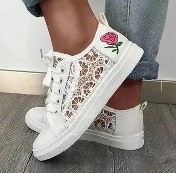 2022 NEW Summer Casual White Shoes Cutouts Lace Canvas Hollow Breathable Platform Flat Shoes Woman Sneakers Women Shoes