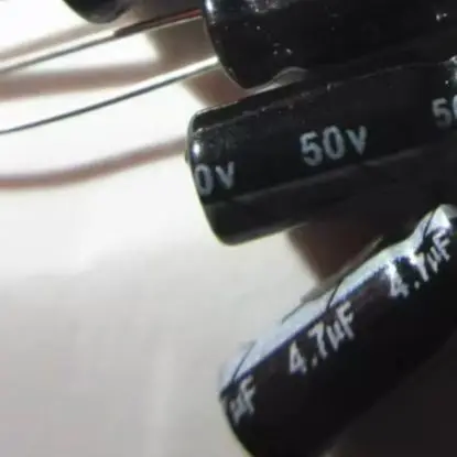 4.7UF 50V volume 5*11 Plug-in electrolytic capacitor