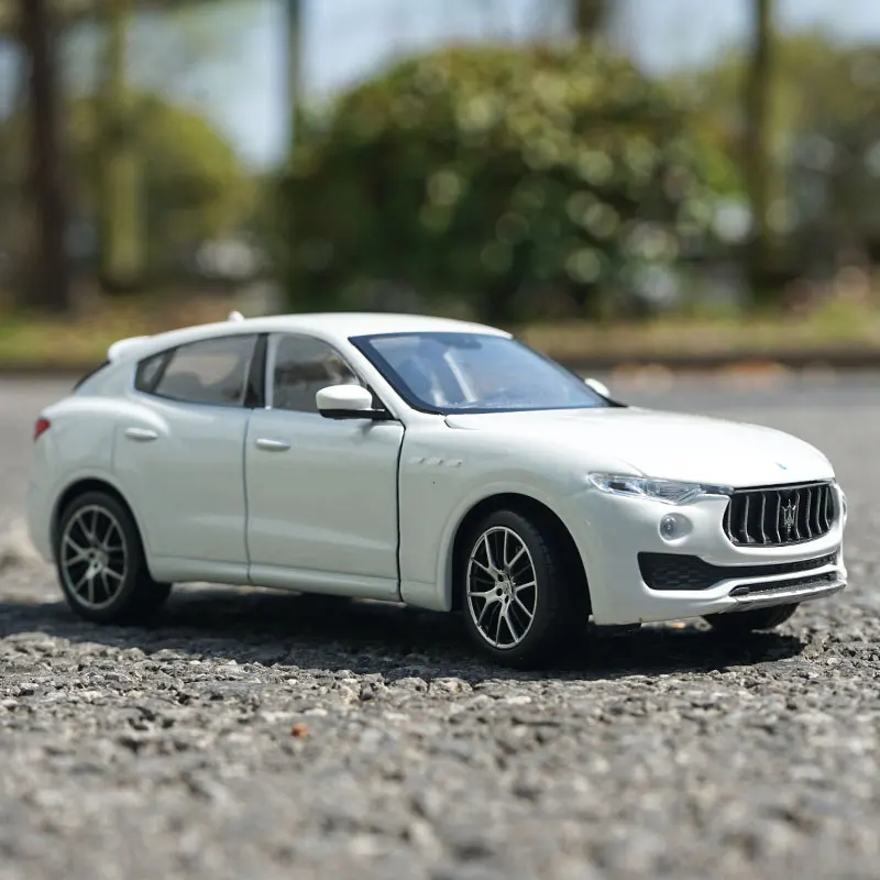 WELLY 1:24 Maserati Levante SUV Alloy Car Diecasts & Toy Vehicles Car Model Miniature Scale Model Car Toy For Children