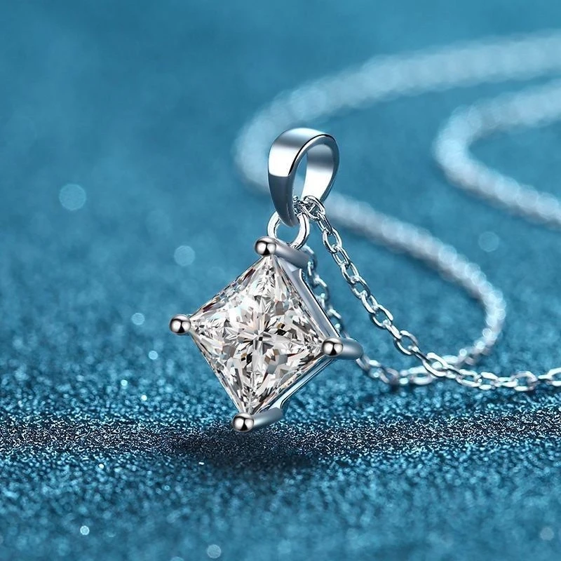 

0.8ct Princess Cut 5*5mm Pendant S925 Silver Necklaces for Women with Gra Certificate Wedding New 2025