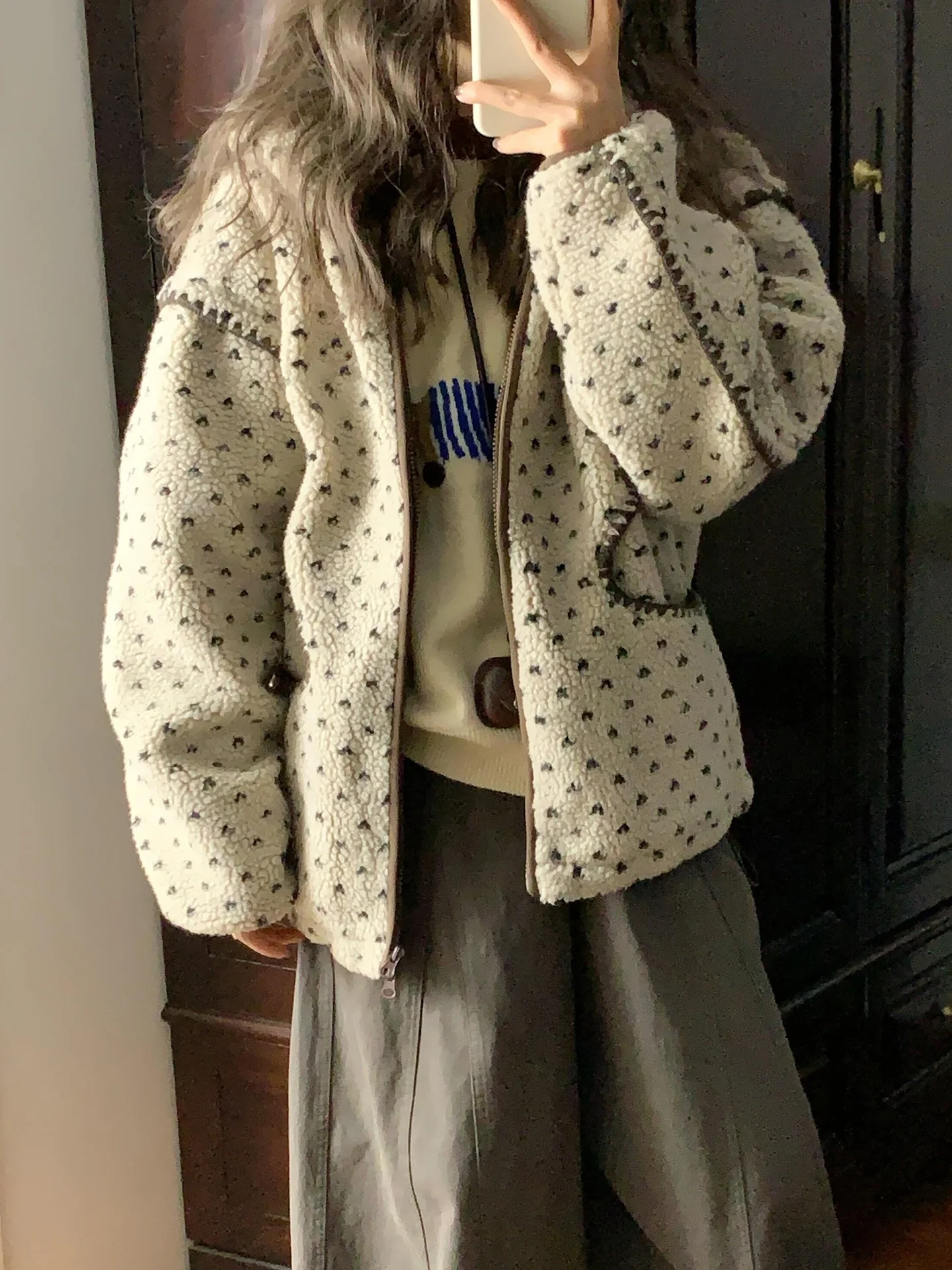 Chaqueta de lana de cordero, abrigo de invierno para mujer, cazadora de vuelo, puños con cuello acanalado, inspirado en la aviación, detalle de bolsillo con cremallera, utilidad Neutral