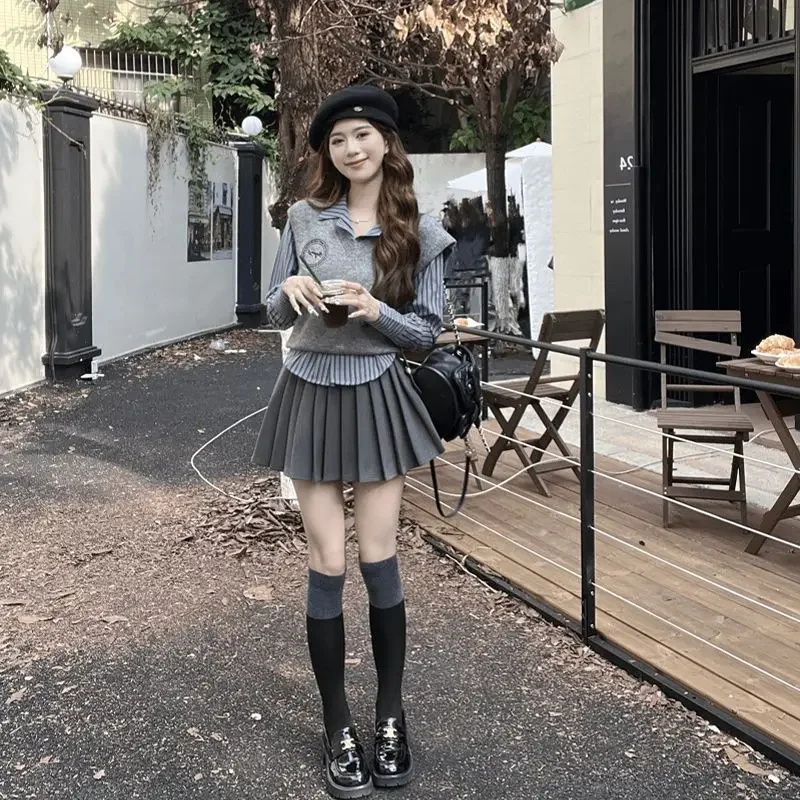 Giacca da abito uniforme scolastica Primavera Autunno Gonna a pieghe lavorata a maglia Stile college Autunno Set da tre pezzi Set uniforme da donna