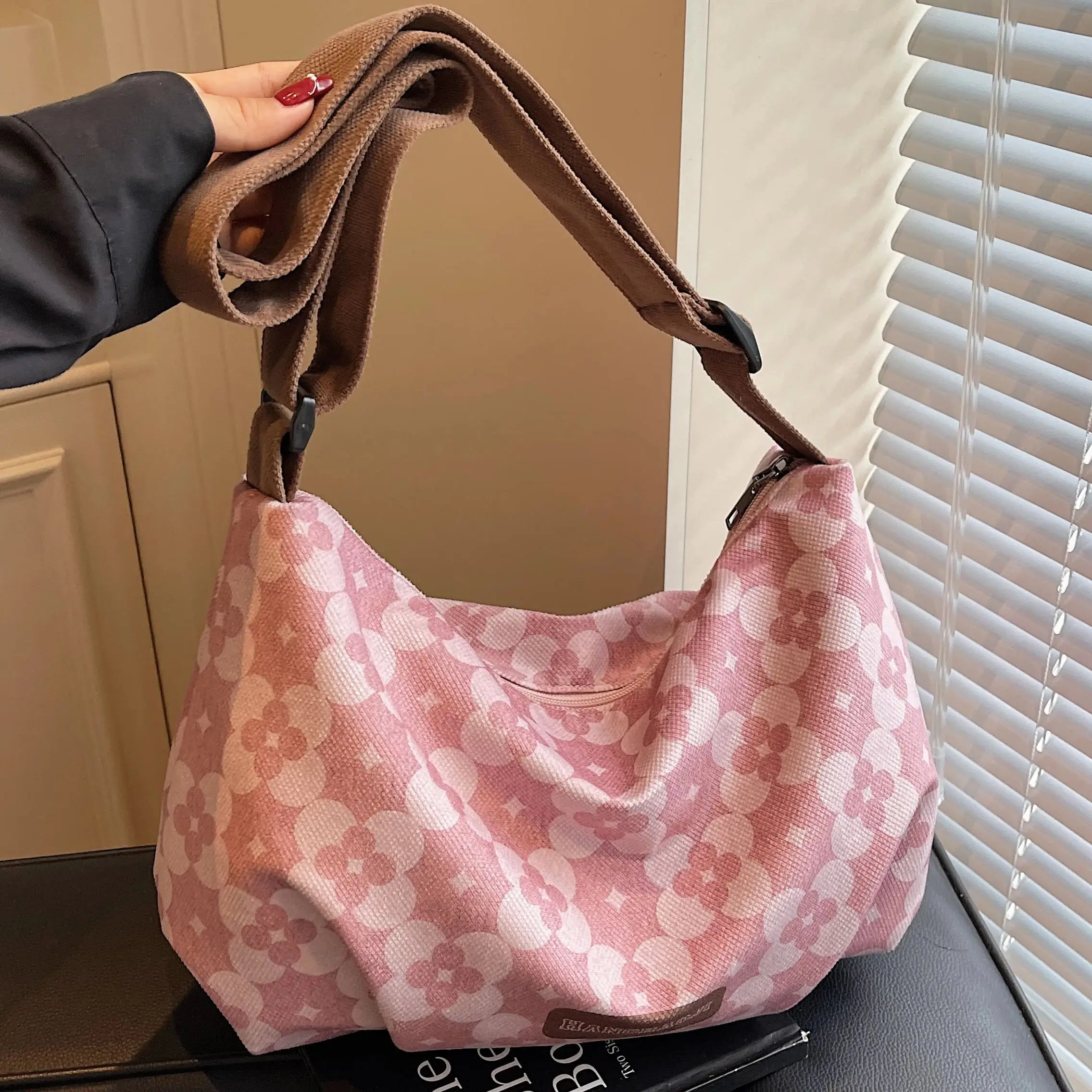 

Zeyph Small Underarm Bag Simple Print Adjustable Shoulder Strap Design Tote Bag Shoulder Bag Crossbody Bag