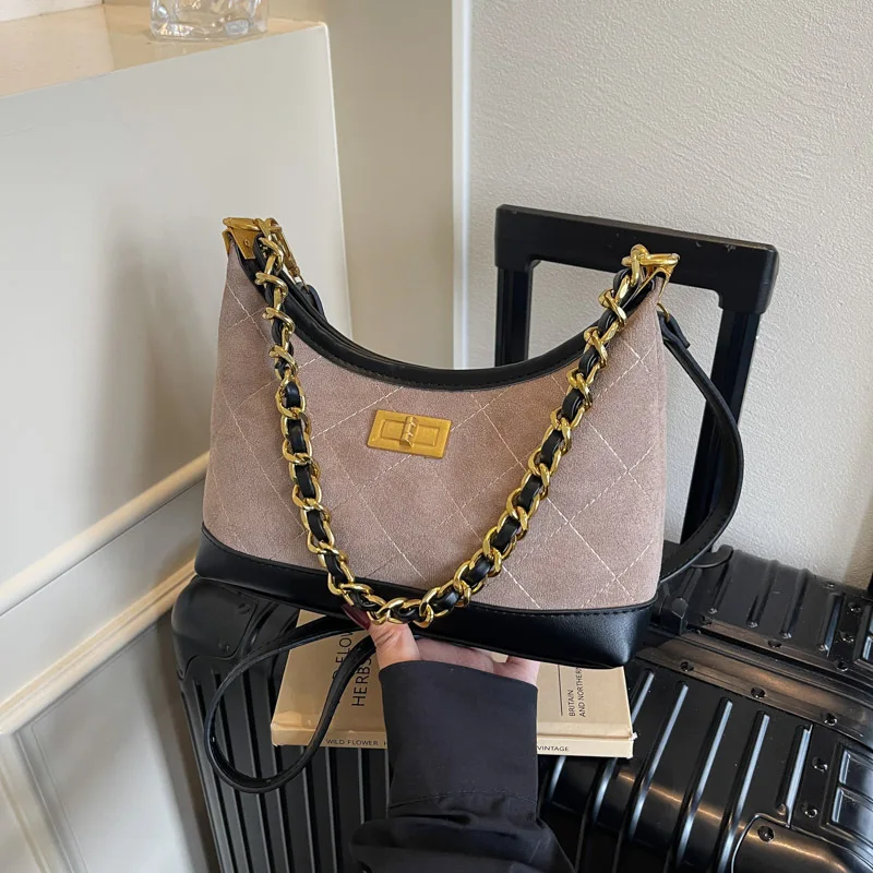 

Niche Chain Strap Bag, Luxe Shoulder Purse for Women Textured Crossbody Bag Minimalist Sling Bag Day-to-Night Top Handle Bag​