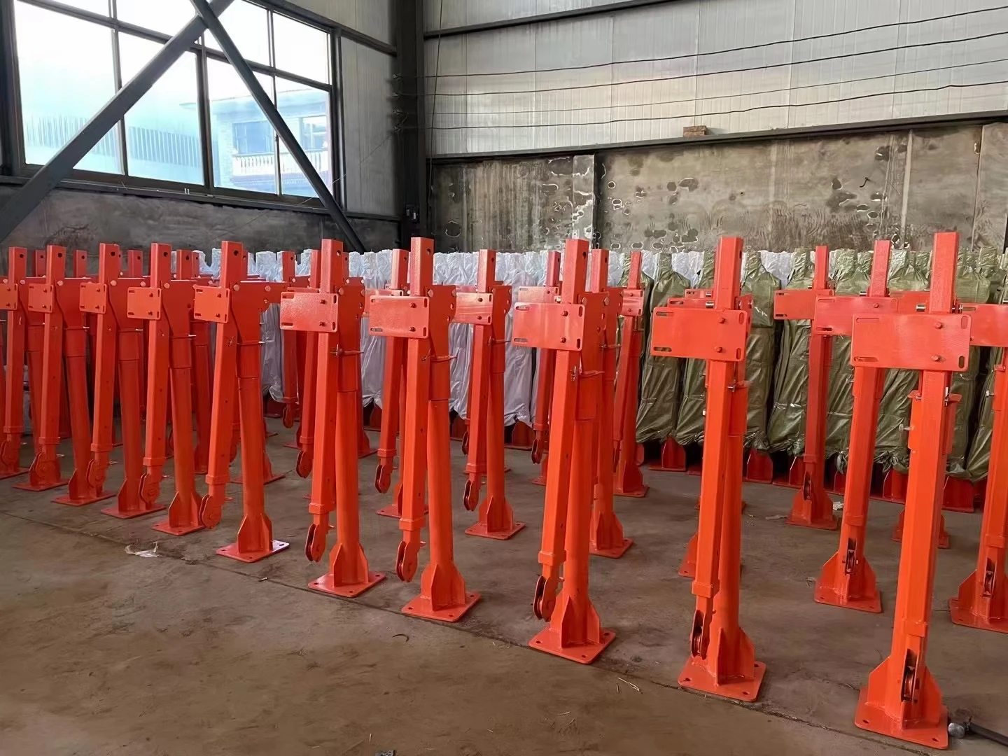 Load 1000KG Hot Selling Cheaper Workshop Free Standing Floor Mounted Jib Crane Luffing Jib Tower Crane